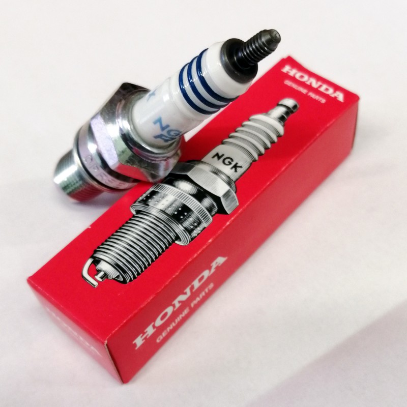 Honda SILMAR8A9S spark plug for Honda Africa Twin CRF